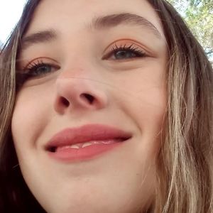Meet your Posher, Hana